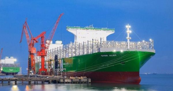 tau-container-lon-nhat-the-gioi-ever-alot-cuoc-tau-interlink